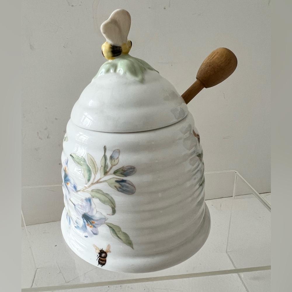 Lennox “Butterfly Meadow” Behive Honeypot w/Orig Wood Honey Dipper